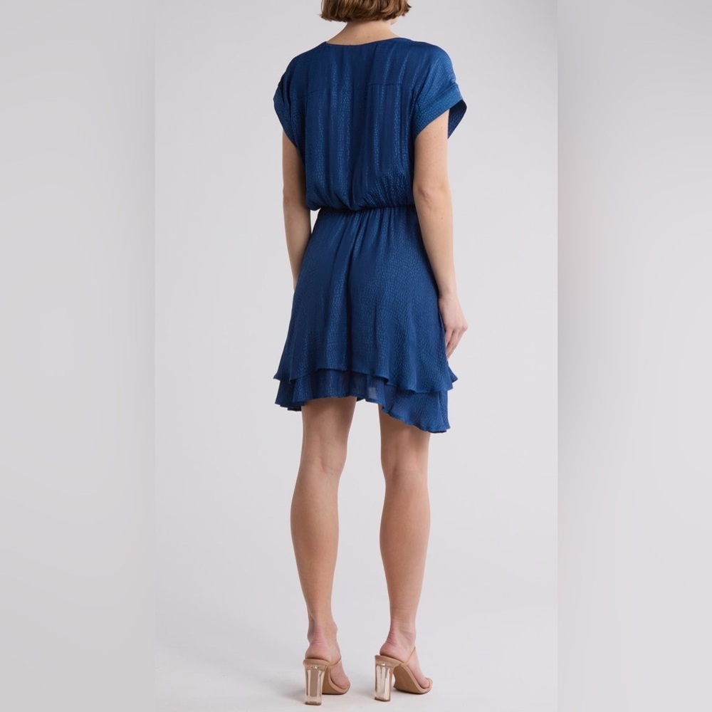 Socialite NWT Cap Sleeve Satin Tiered Mini Dress – Navy Peony – Size Medium - Picture 2 of 8